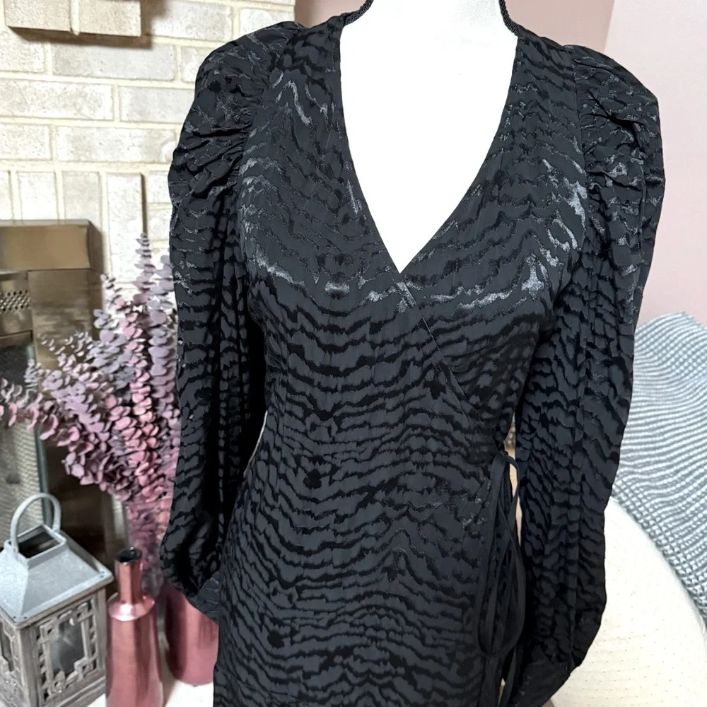 H&M Wrap Dress - Black Zebra Print - Picture 4 of 10